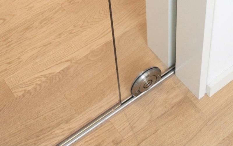 Раздвижная система TERRA M от MWE с напольным расположением кареток.