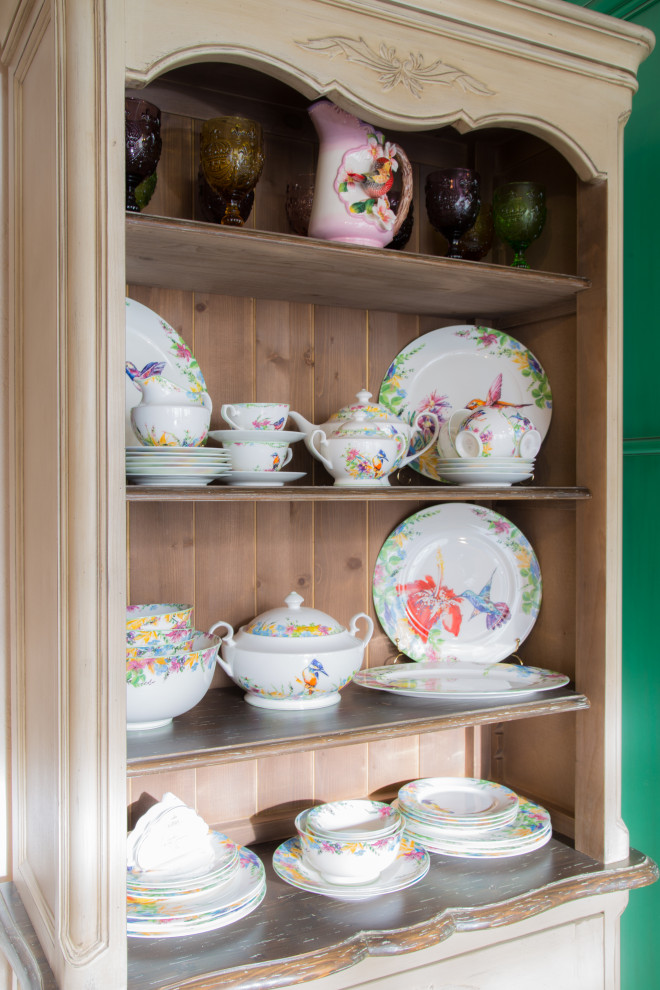 Интерьер гостевого дома в стиле Прованс. Интерьер бассейна (150 кв м)