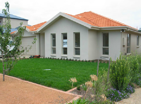 This is an example of a contemporary exterior in Canberra - Queanbeyan.