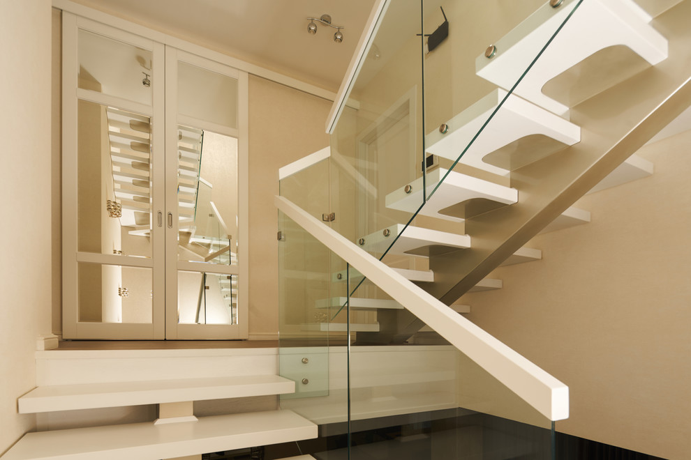 Лестница со стеклянным ограждением