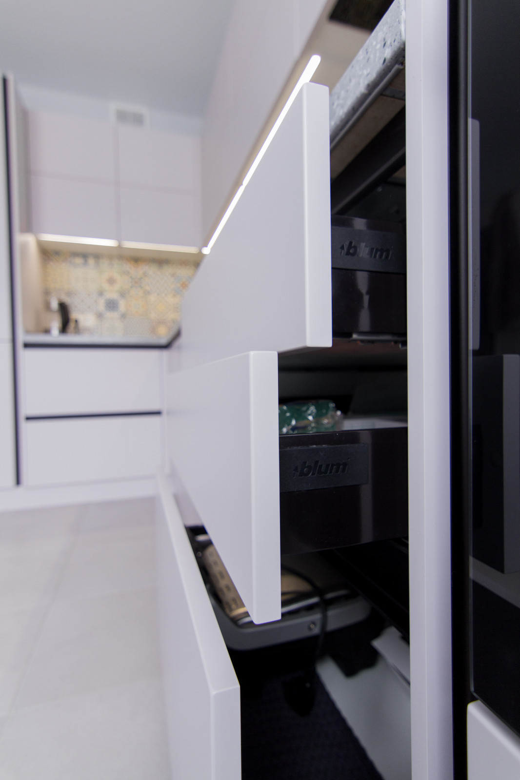 Лавадовая кухня в современном стиле