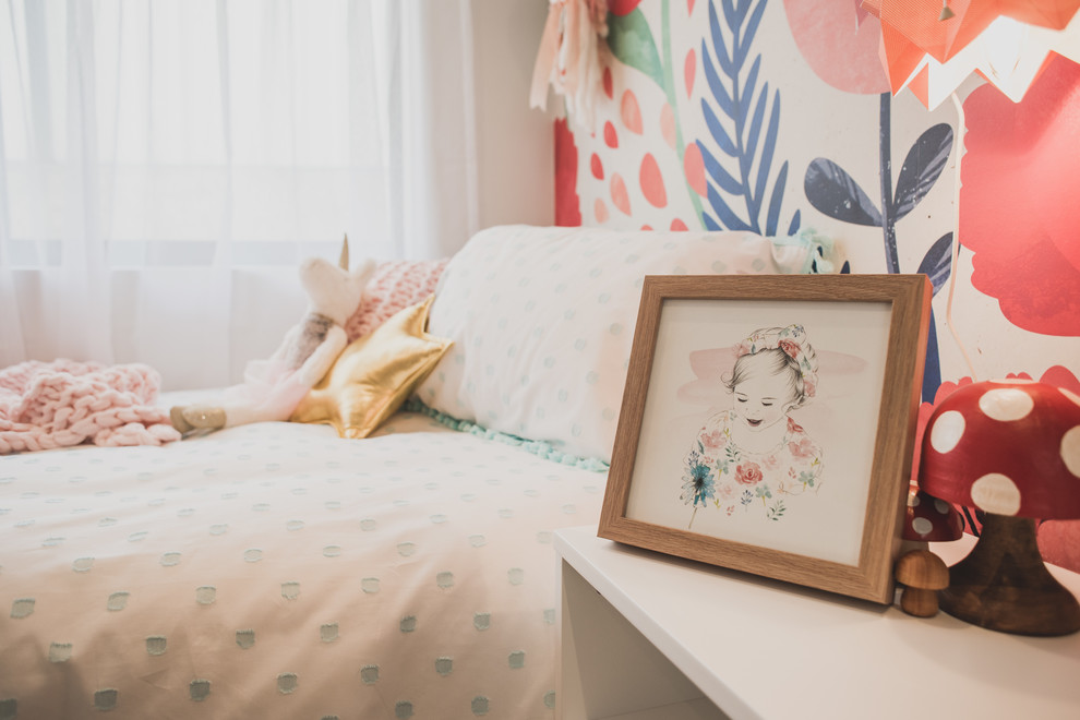Inspiration for a kids' bedroom for girls in Perth with white walls.