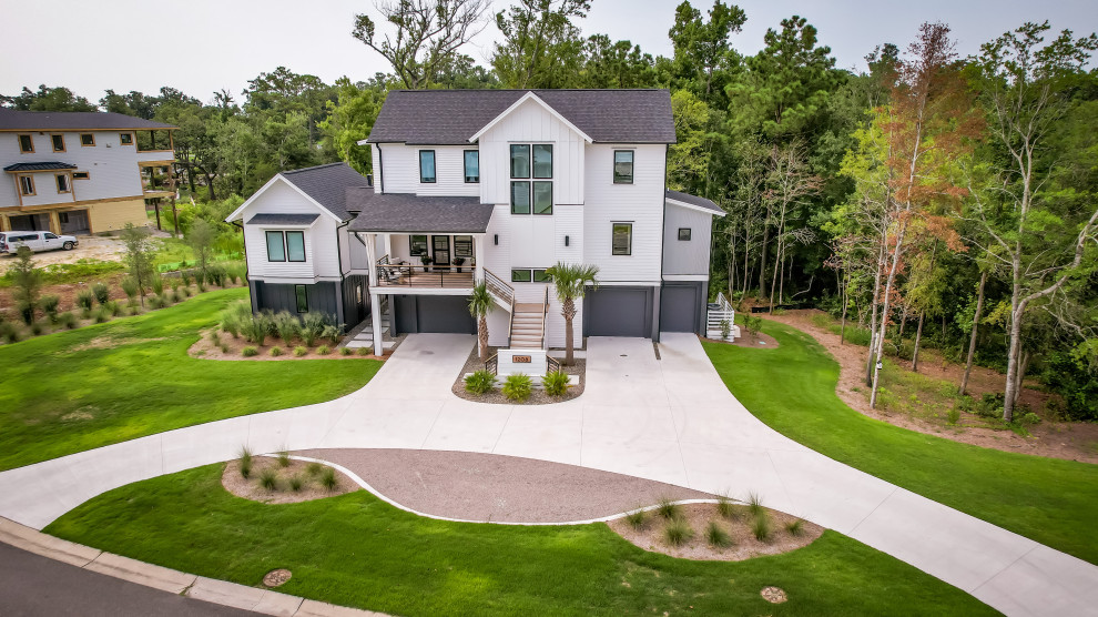 Home design - transitional home design idea