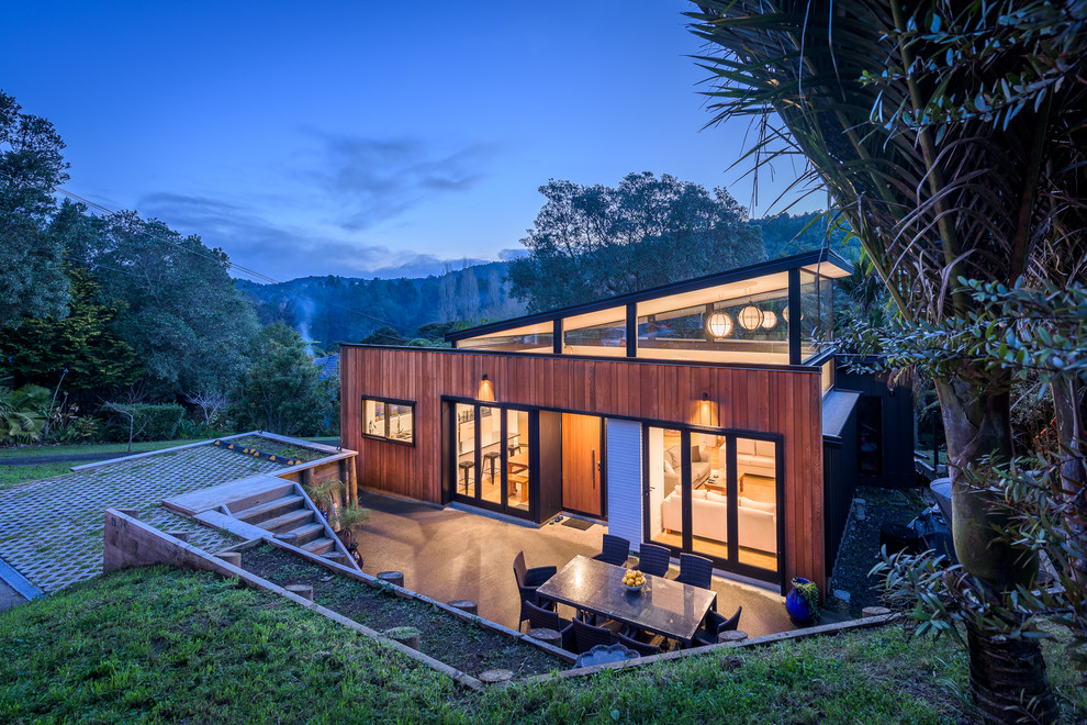 Photo of a contemporary home in Auckland.