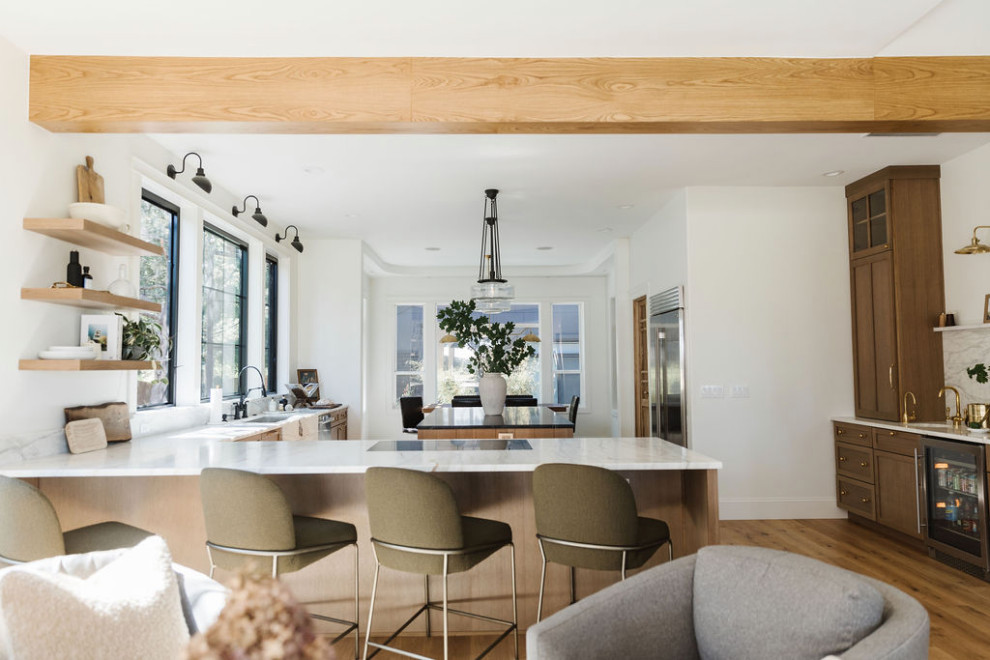Transitional kitchen photo in Seattle