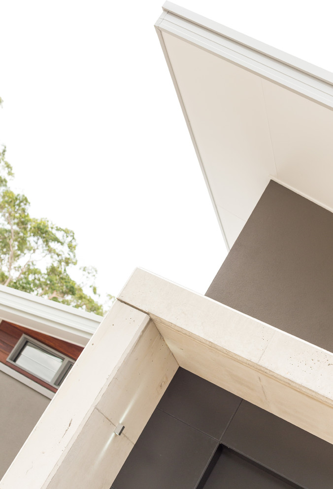 Photo of a contemporary exterior in Sunshine Coast.