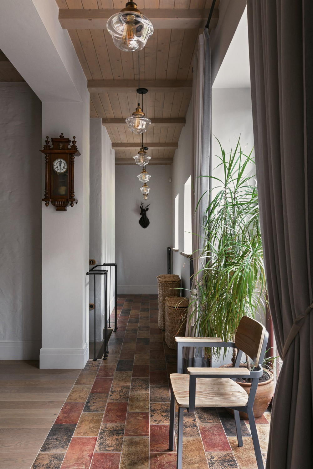 Дом в соснах