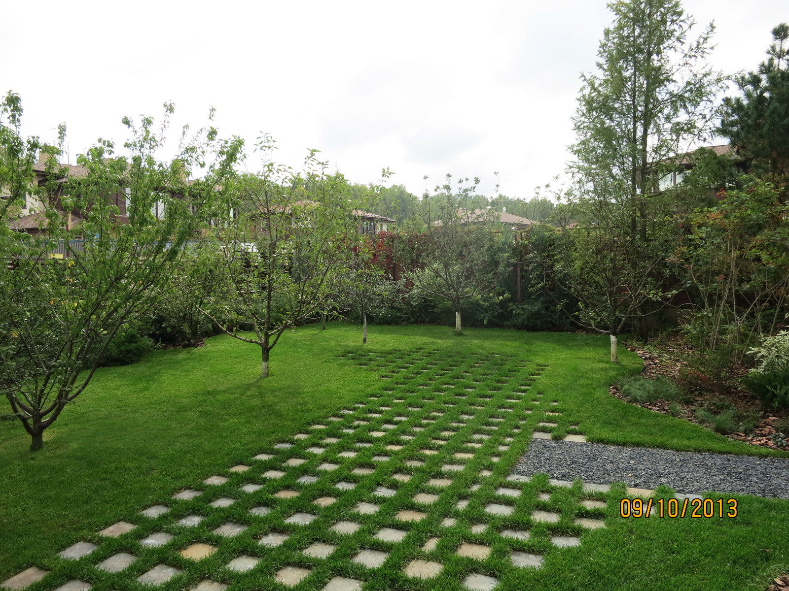 Современный сад в КП "Променад"