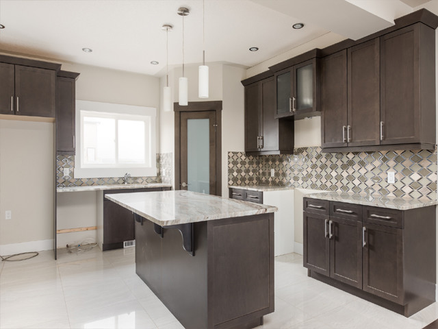 Kitchen - kitchen idea in Calgary