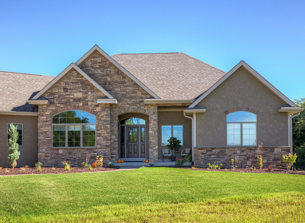 Transitional exterior home idea in Cedar Rapids