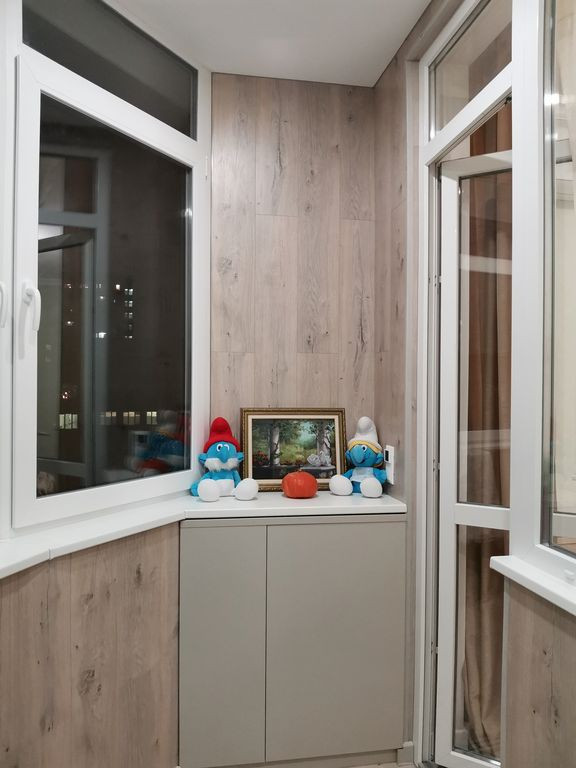 Остекление и отделка лоджии