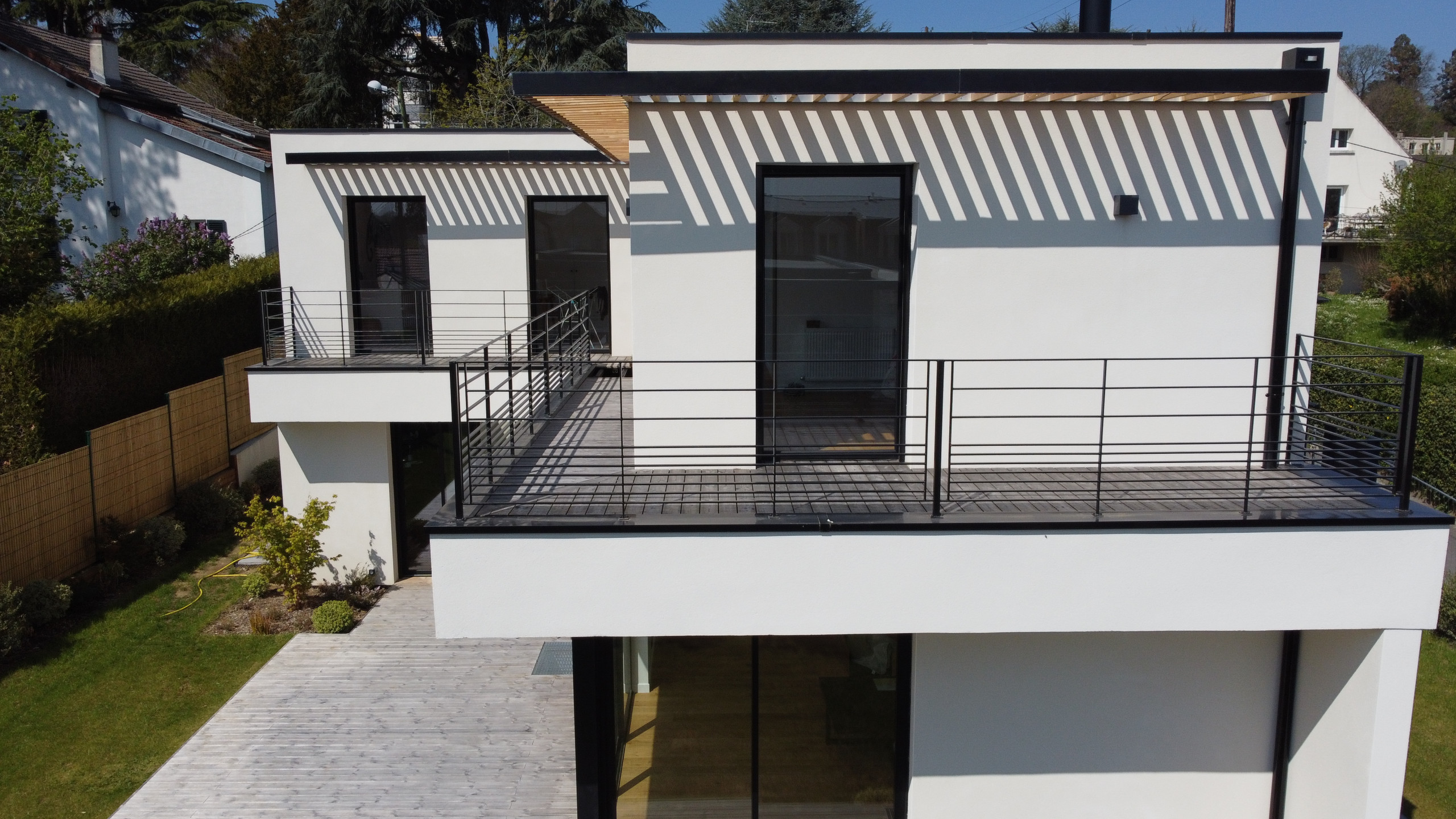 L  - Construction d'une maison - Calme dans la ville