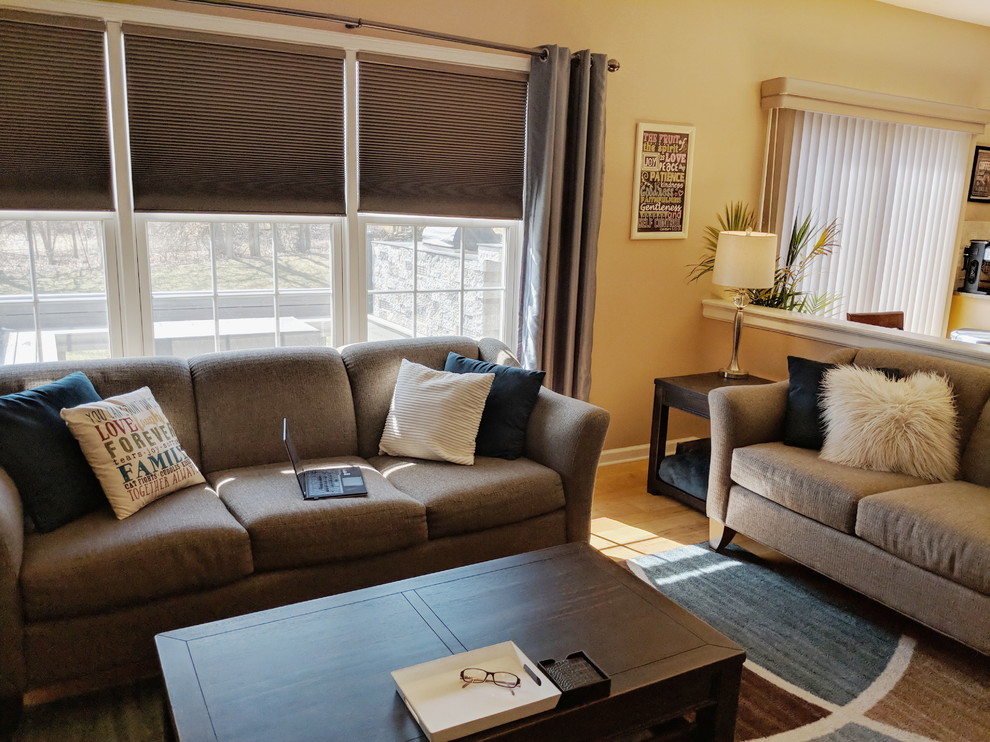 Transitional home design photo in Indianapolis