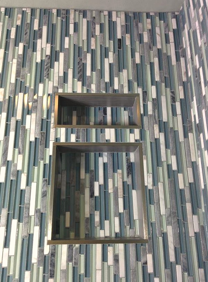 Example of a trendy bathroom design in New Orleans