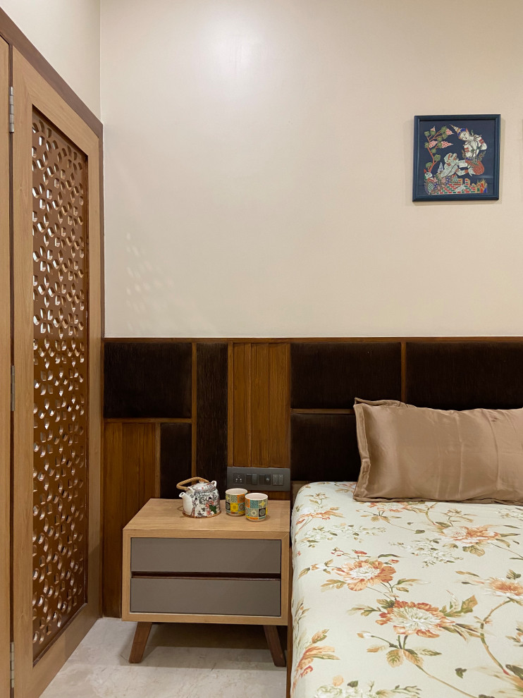 Inspiration for a contemporary bedroom in Bengaluru.