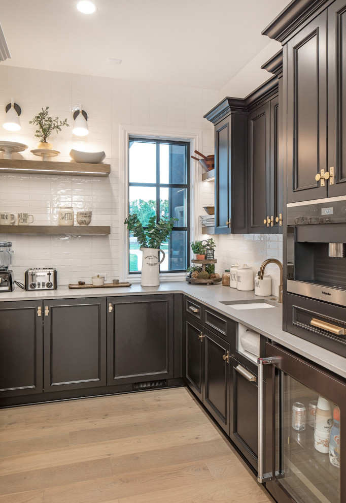 Transitional home design photo in Omaha
