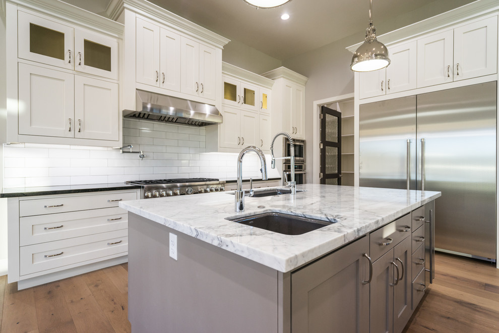 Transitional kitchen photo in Phoenix