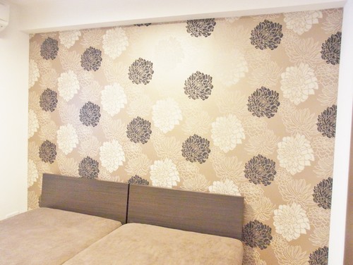 寝室に輸入壁紙（北欧）をアクセントクロスとして使った施工例