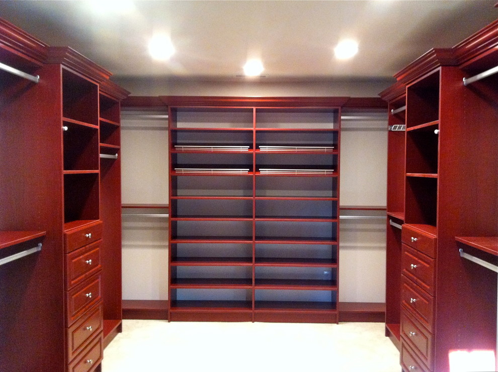Design ideas for a traditional storage and wardrobe in New York.