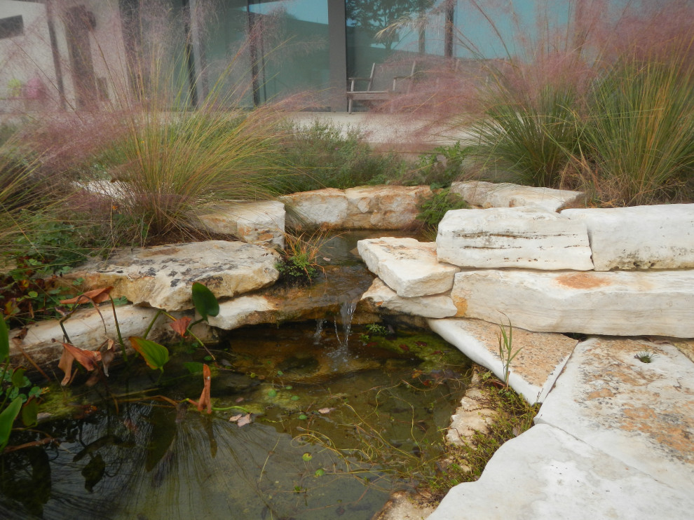 Inspiration for a rustic home design remodel in Austin