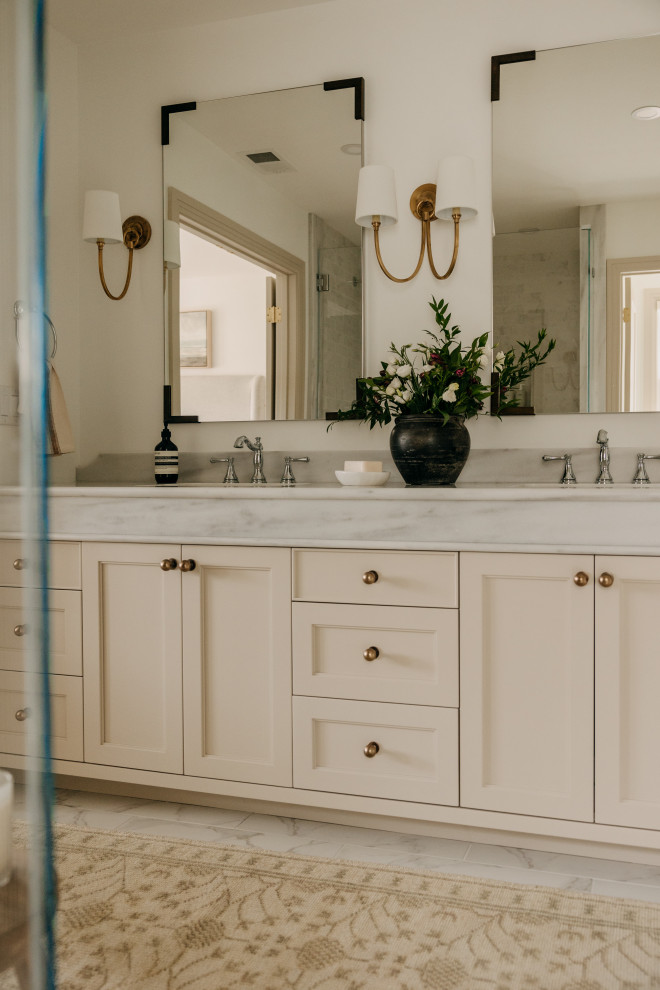 Downtown Cottage Primary Bathroom