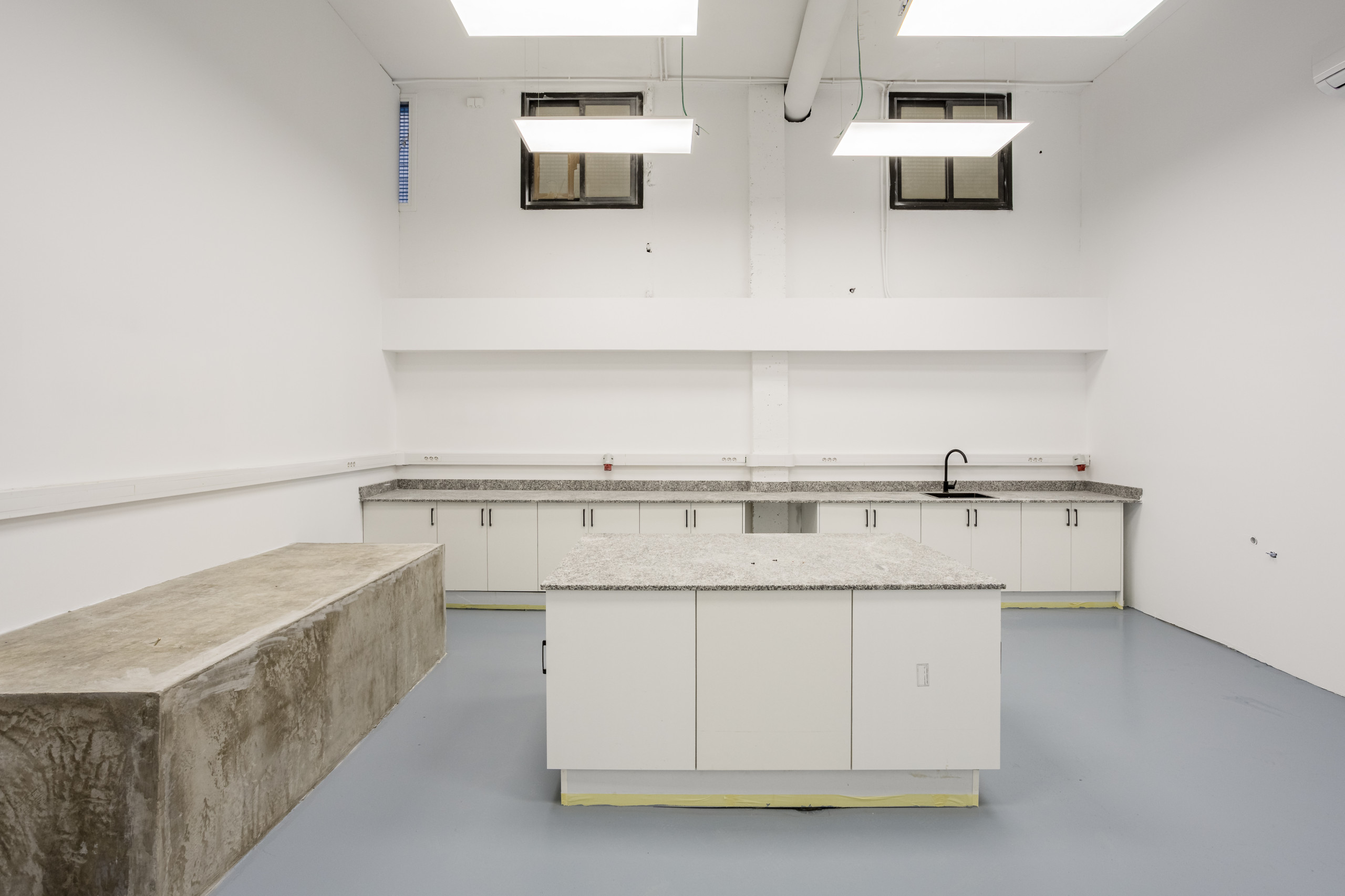 Interiorismo de oficinas y laboratorios