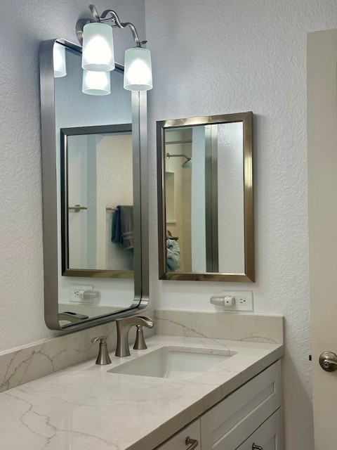 Contemporary bathroom refresh - Kennedy