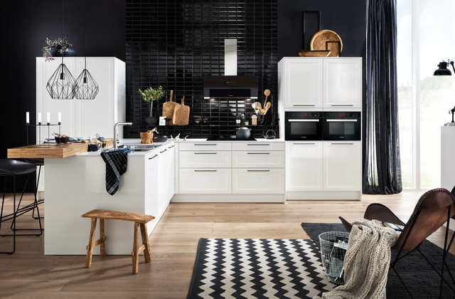 Av5040 High Gloss Shaker Style Transitional Kitchen