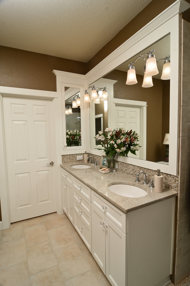 This is an example of a transitional bathroom in Portland.