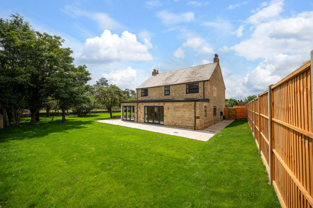 Barn Conversion contemporary-fasad