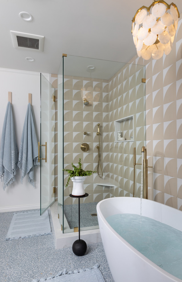 Inspiration for an eclectic bathroom remodel in Los Angeles