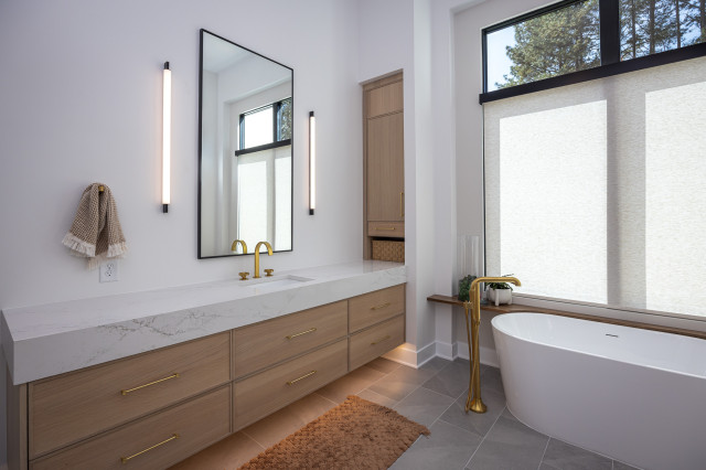 Lakeside bathroom
