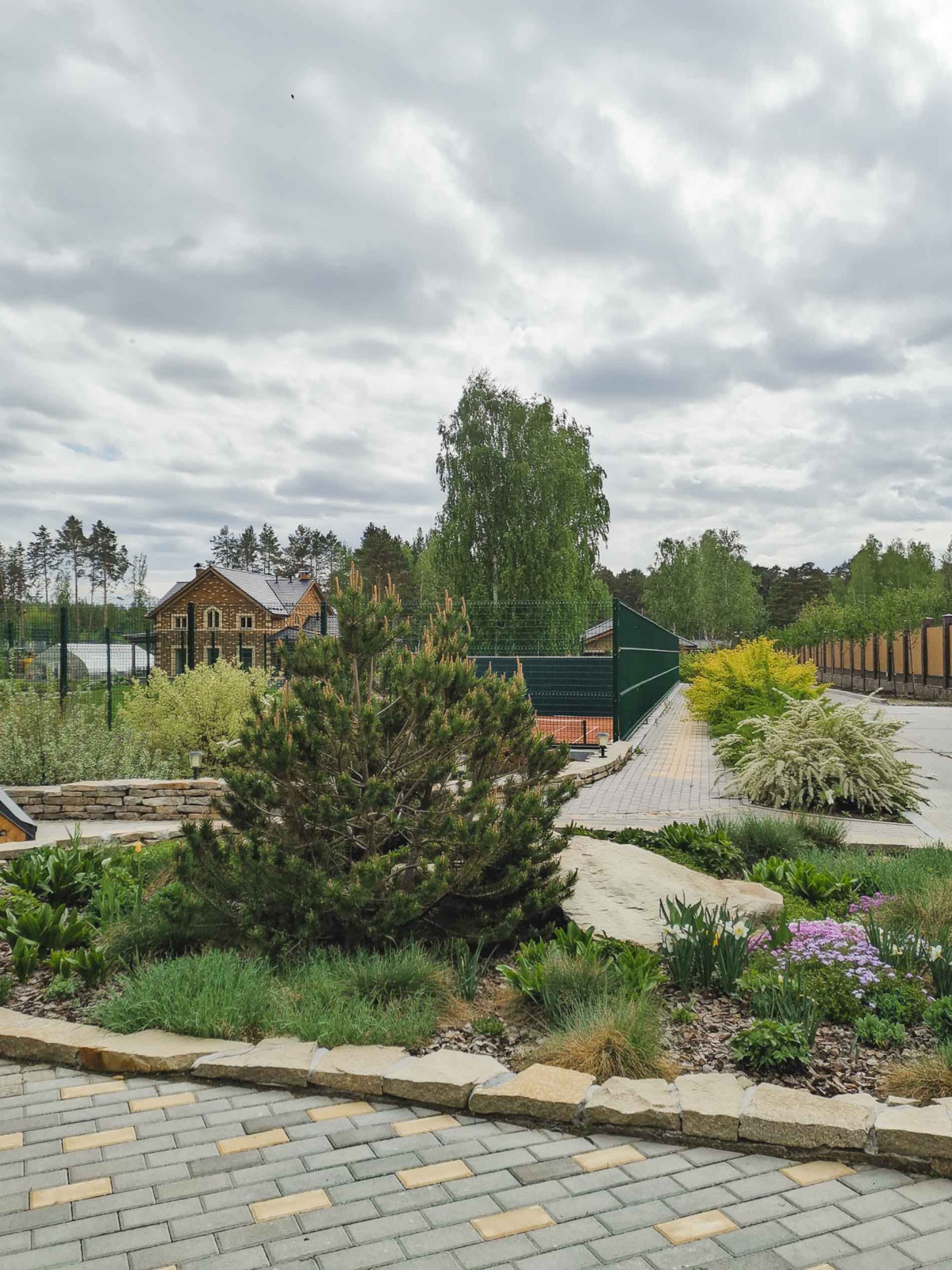 Роскошный сад в Екатеринбурге