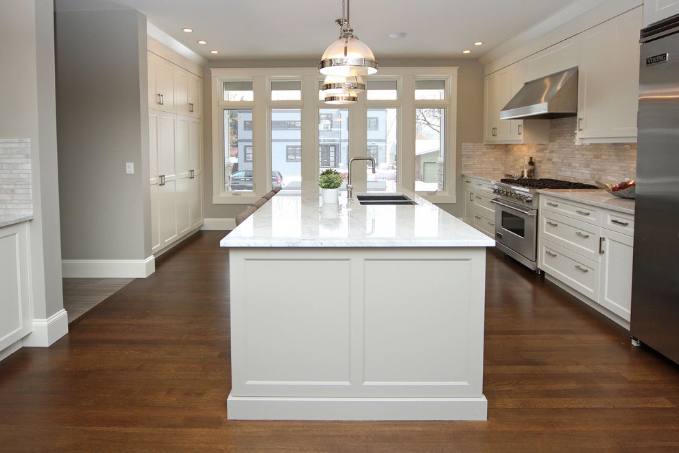 Inspiration for a transitional kitchen remodel in Calgary