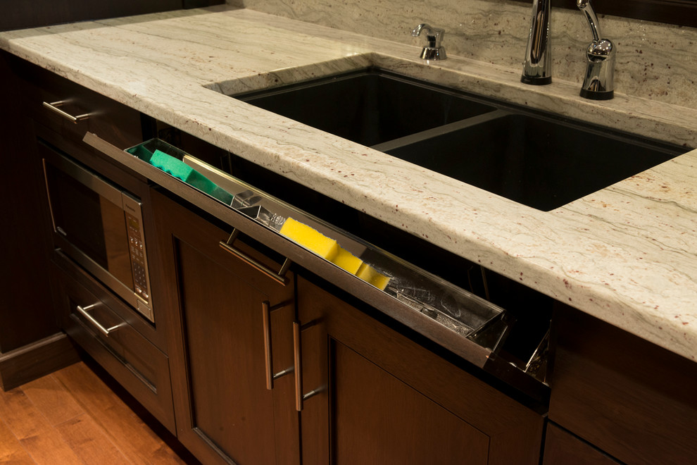 Home design - transitional home design idea in Vancouver