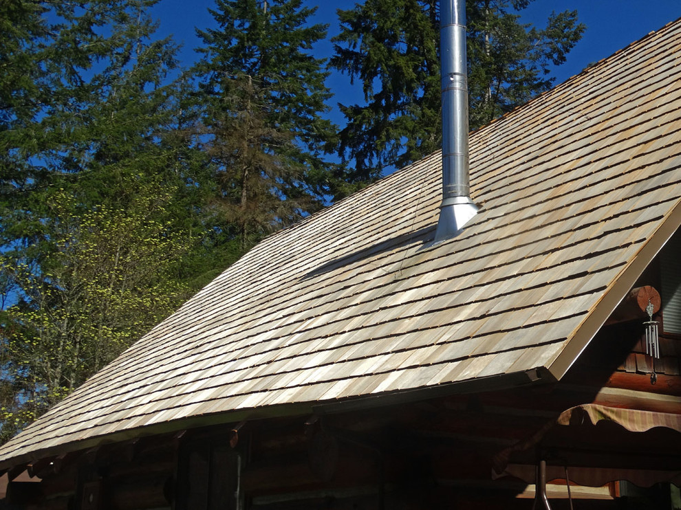 Home design - rustic home design idea in Seattle
