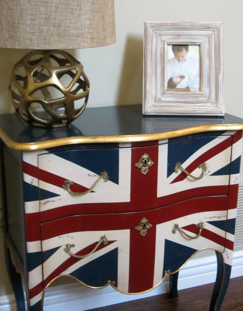 Home design - transitional home design idea in Orange County