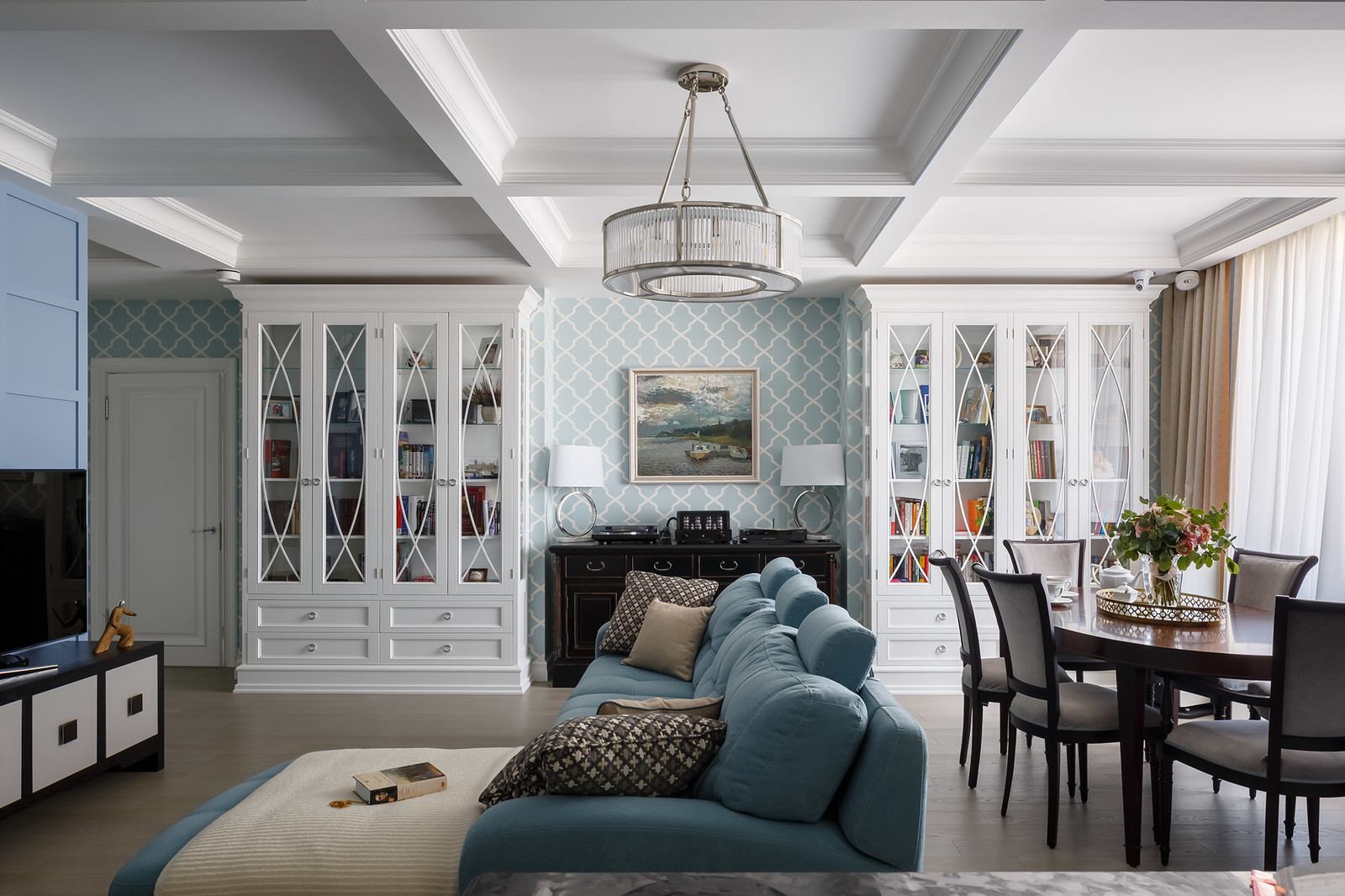 Апартаменты у Смольного в Американском стиле