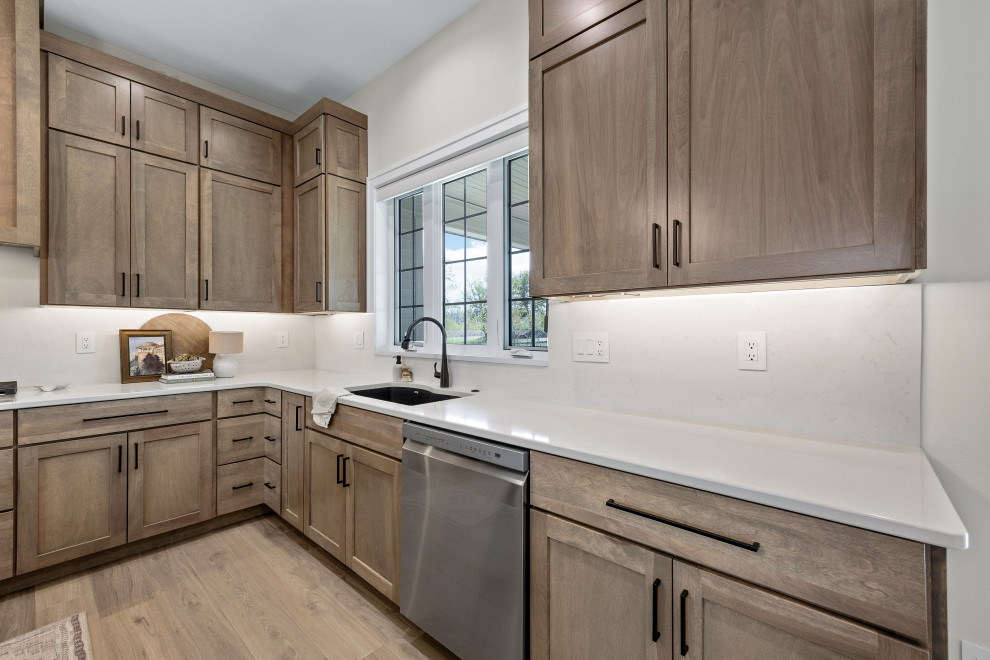 Example of a mountain style kitchen design in Cedar Rapids