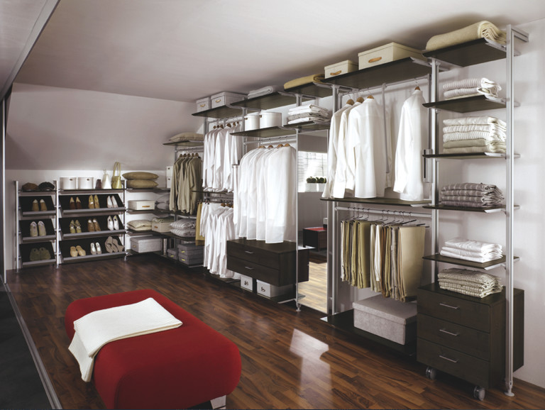 Inspiration for a modern storage and wardrobe in New York.