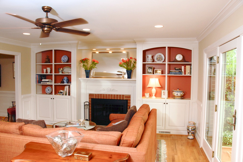 Williamsburg White flat panel kitchen