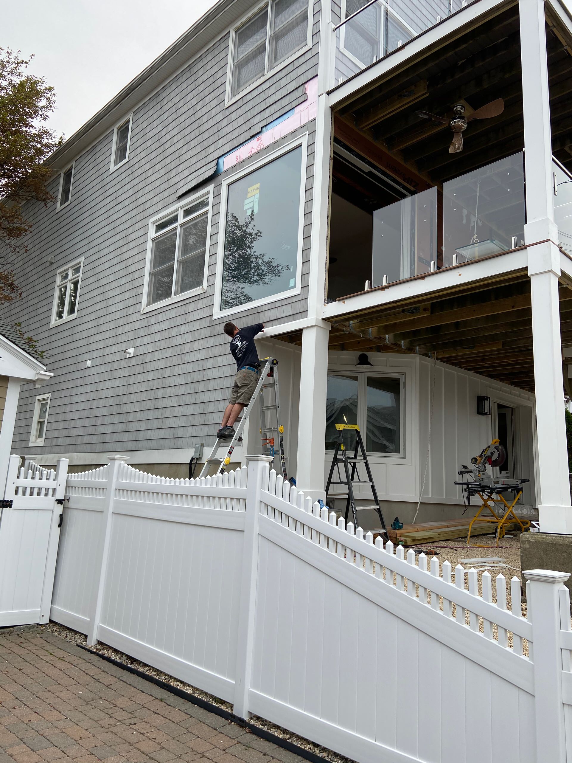 Beach style exterior home photo in Bridgeport