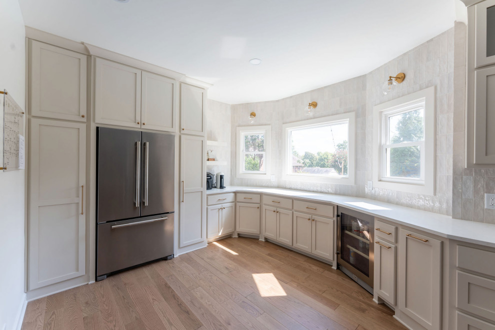 Contemporary Indian Lake Kitchen