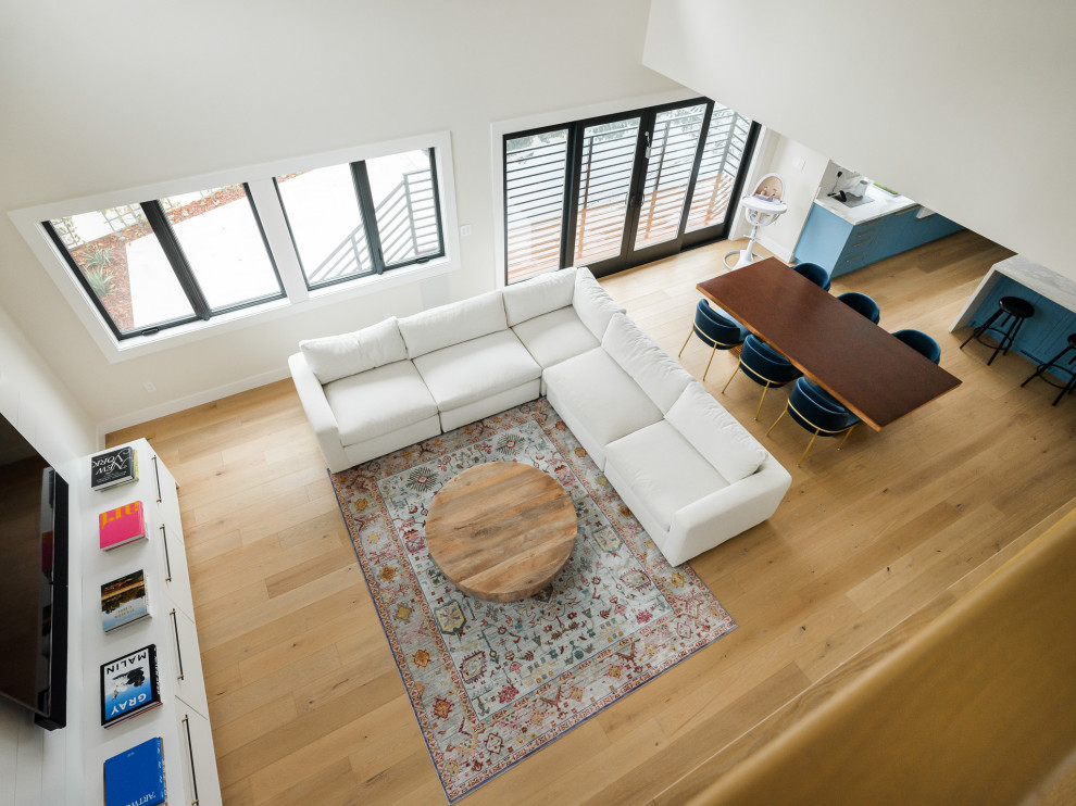 Home design - transitional home design idea in Seattle