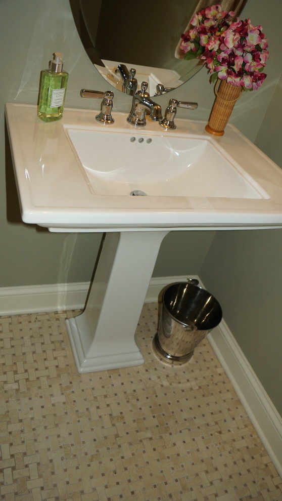 Home design - transitional home design idea in Chicago