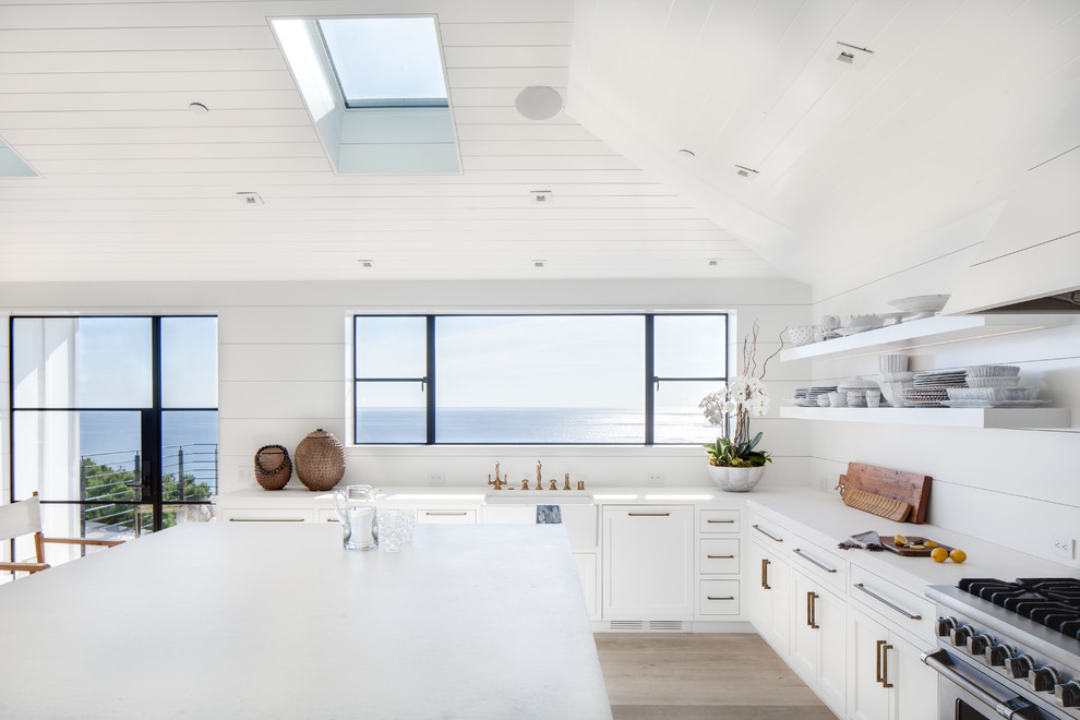 This is an example of a modern kitchen in Orange County.