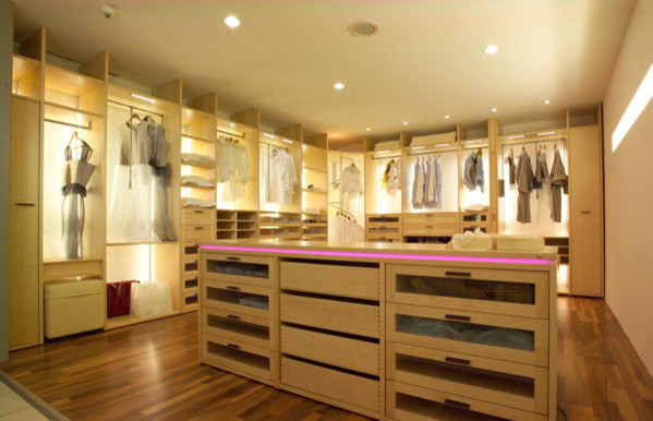 Custom Luxury Closets
