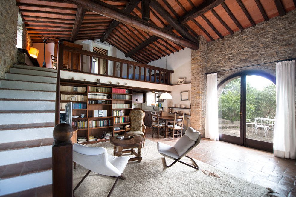 This is an example of a country family room in Florence.