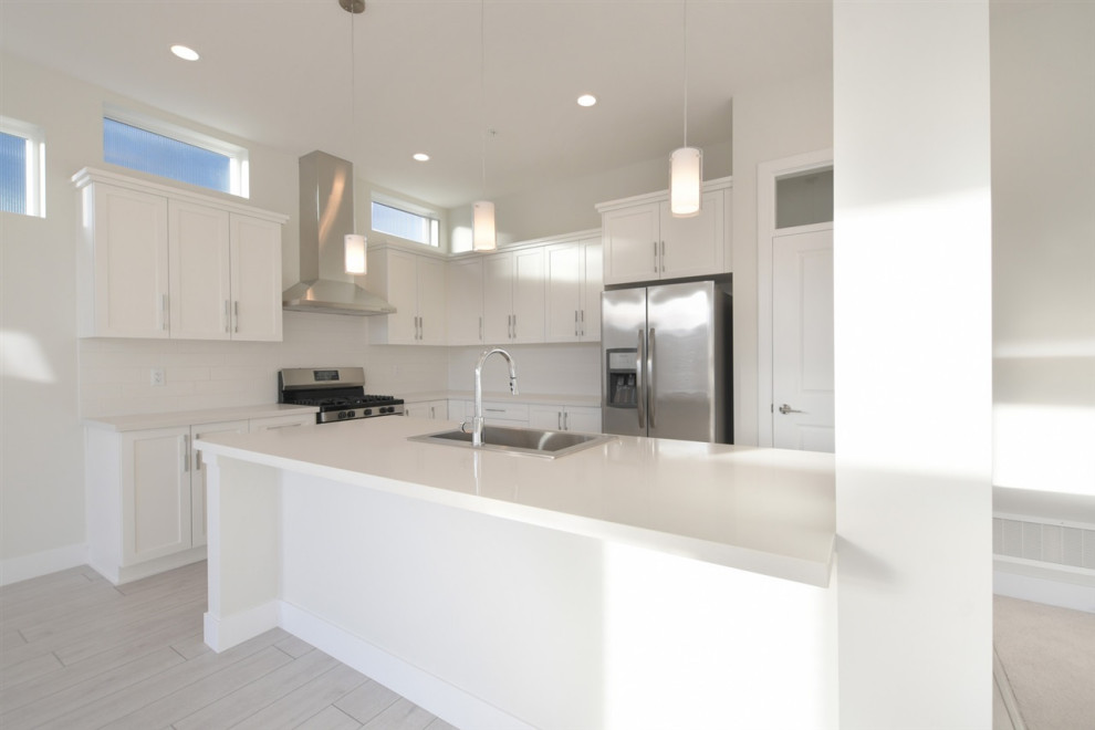 Kitchen - transitional kitchen idea