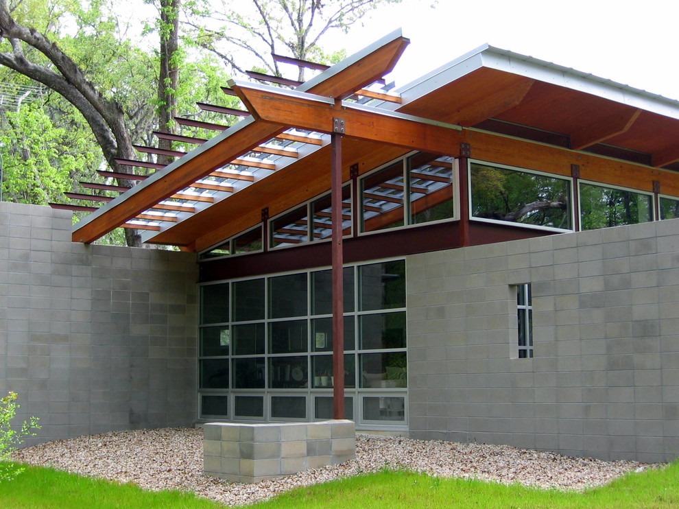 This is an example of a contemporary one-storey exterior in Jacksonville.
